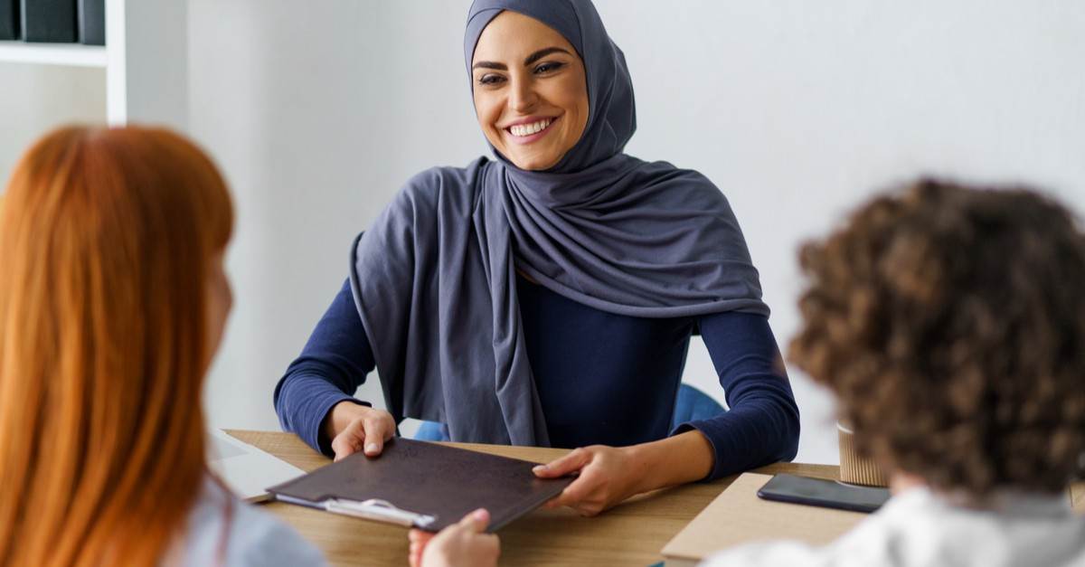 كيف تصبح وسيط بشركة تداول بالإمارات؟