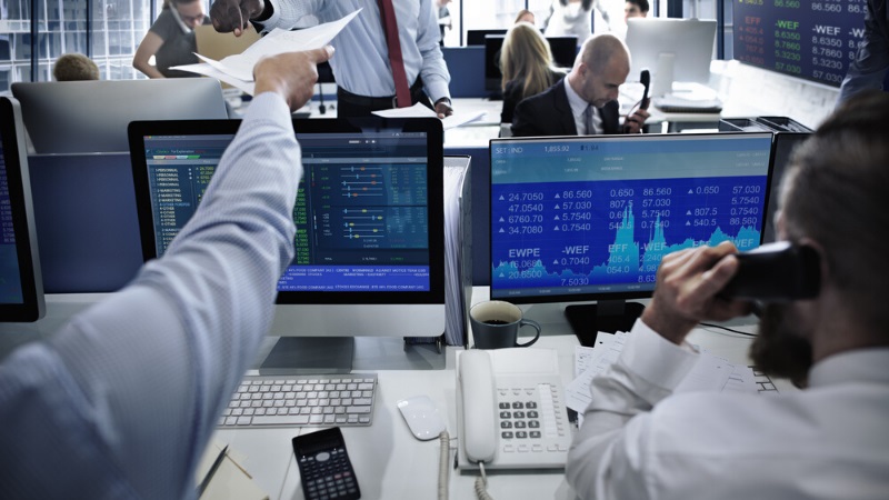 سهم أرامكو وتحديات جديدة في العام الجديد، فهل سيتفوق عليها ؟