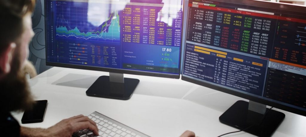 مع تصاعد انتشار وباء كورونا .. ابق آمنًا، دليلك لتبدأ التداول من بيتك