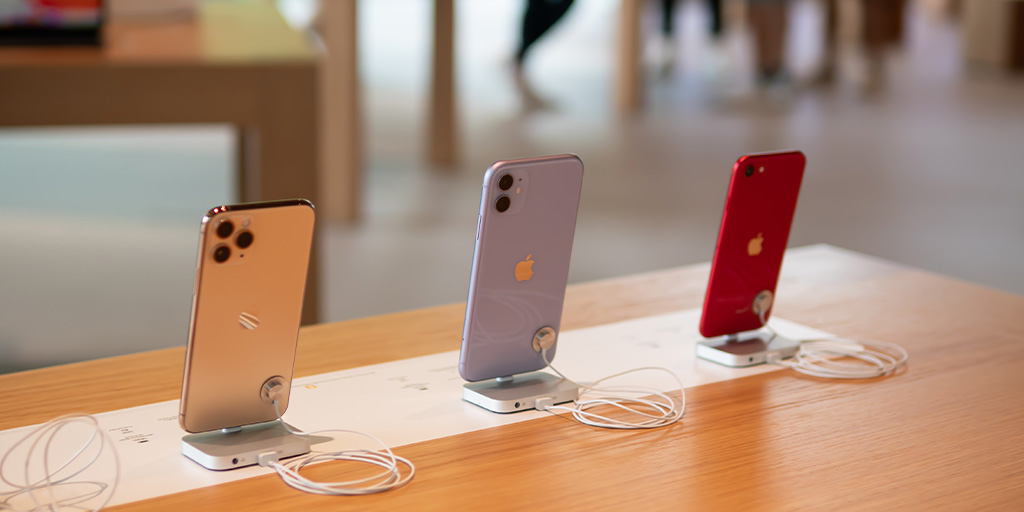 تراجع سهم أبل اليوم - iPhone 12 هو السبب
