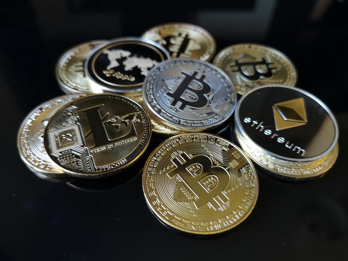 العملات الرقمية .. الرابح الأكبر أم فقاعة مضاربة؟!