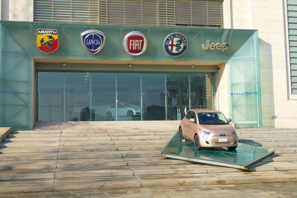 سعر سهم Stellantis NV الناشئة للسيارات