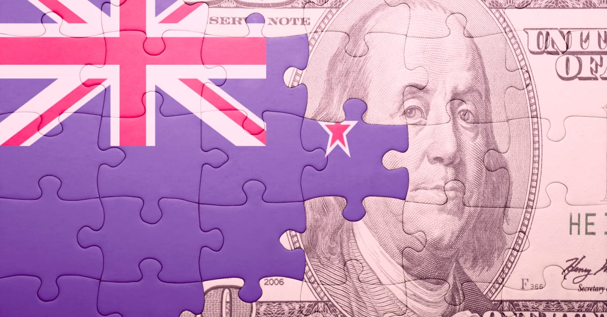 USA and New Zealand currencies